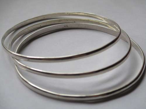 Quality, solid Sterling Silver 925. D-shape 3mm bangle - (3x available).