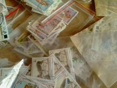 BOTSWANA - HUGE LOT, MOSTLY OF PAPER - FINE USED - GREAT VALUE - SEE AND READ BELOW.