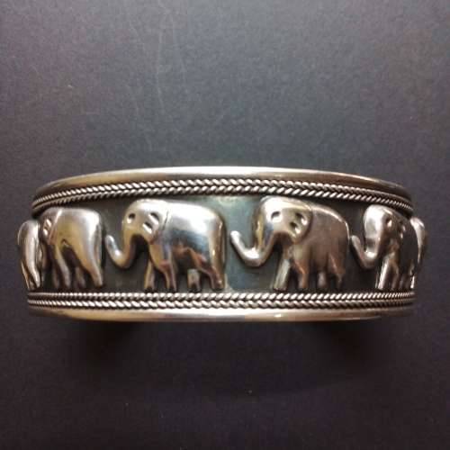 AMAZING ELEPHANT SOLID 925. SILVER OPEN BANGLE - WEIGHT 33g - PLEASE READ BELOW.
