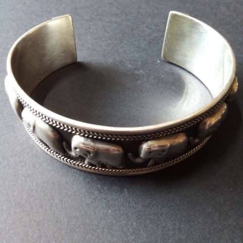 AMAZING ELEPHANT SOLID 925. SILVER OPEN BANGLE - WEIGHT 33g - PLEASE READ BELOW.