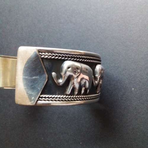 AMAZING ELEPHANT SOLID 925. SILVER OPEN BANGLE - WEIGHT 33g - PLEASE READ BELOW.