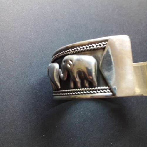 AMAZING ELEPHANT SOLID 925. SILVER OPEN BANGLE - WEIGHT 33g - PLEASE READ BELOW.