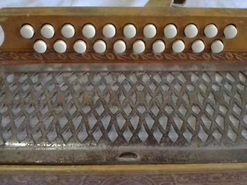 AMAZING RARE 1947 HOHNER DIATONIC BUTTON ACCORDION (VALUE R28000) PLEASE READ BELOW.