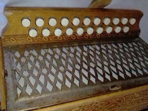 AMAZING RARE 1947 HOHNER DIATONIC BUTTON ACCORDION (VALUE R28000) PLEASE READ BELOW.