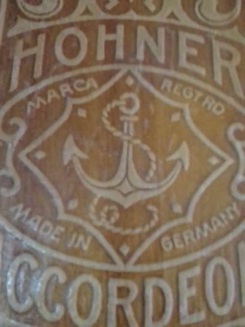 AMAZING RARE 1947 HOHNER DIATONIC BUTTON ACCORDION (VALUE R28000) PLEASE READ BELOW.