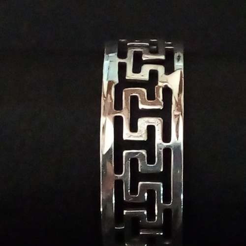BEAUTIFUL FINE GREEK PATTERN STERLING SILVER 925. BAND - SIZE S - PLEASE READ BELOW.
