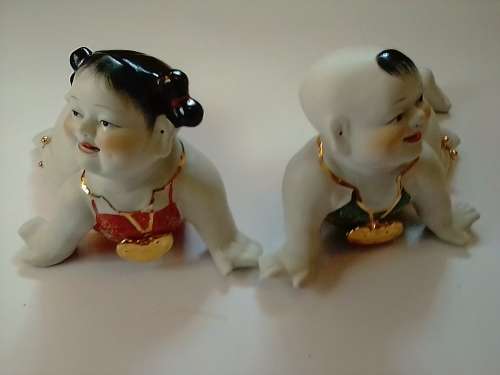 VINTAGE CHINESE LARGE PORCELIAN FIGURINES (GOLDEN BOY & JADE GIRL) - VALUE R2000 - READ BELOW.