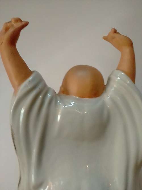 VINTAGE LARGE PORCELIAN HAPPY BUDDHA, HAND PAINTED  - VALUE R1800 - READ BELOW.