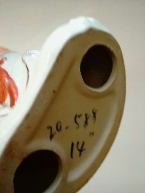 VINTAGE LARGE PORCELIAN HAPPY BUDDHA, HAND PAINTED  - VALUE R1800 - READ BELOW.