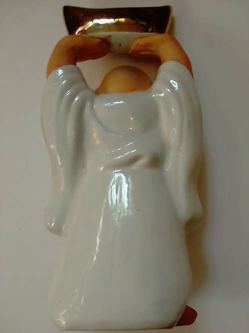 VINTAGE LARGE PORCELIAN HAPPY BUDDHA, HAND PAINTED  - VALUE R1800 - READ BELOW.