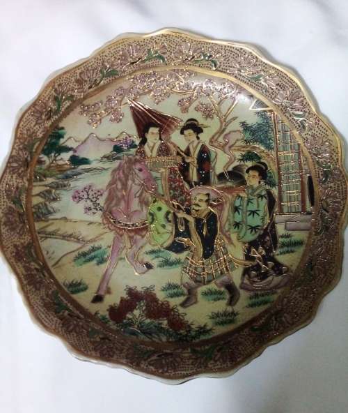 AMAZING & RARE/VINTAGE CHINESE LARGE PORCELIAN HAND PAINTED GOLD GILDED PLATE -VALUE R3500.