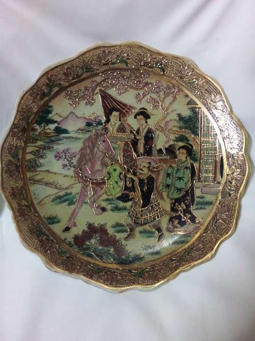 AMAZING & RARE/VINTAGE CHINESE LARGE PORCELIAN HAND PAINTED GOLD GILDED PLATE -VALUE R3500.