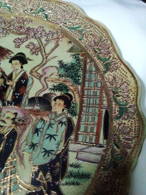 AMAZING & RARE/VINTAGE CHINESE LARGE PORCELIAN HAND PAINTED GOLD GILDED PLATE -VALUE R3500.