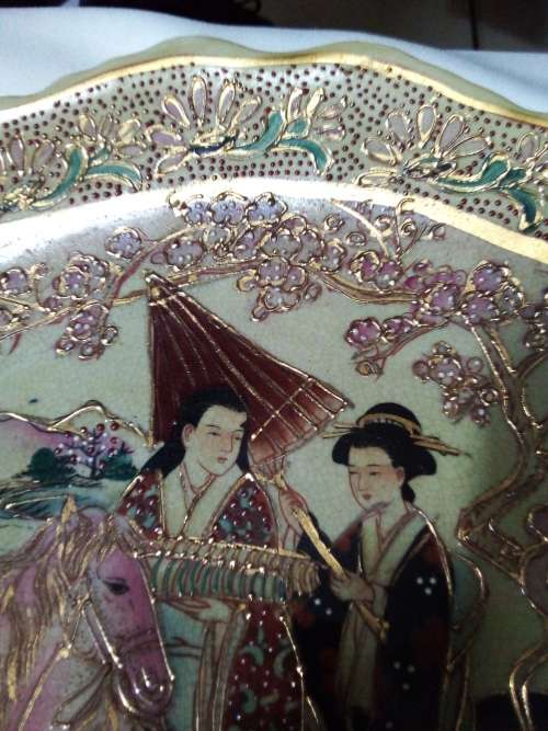 AMAZING & RARE/VINTAGE CHINESE LARGE PORCELIAN HAND PAINTED GOLD GILDED PLATE -VALUE R3500.