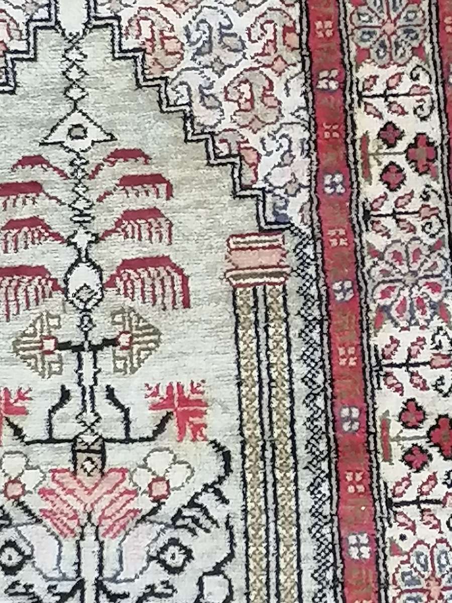 PERSIAN HEREKE HAND WOVEN SILK (VINTAGE HAND KNOTTED RUG) - HIGH VALUE - SEE BELOW FOR INFO.