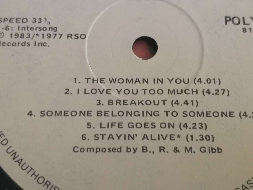 STAYING ALIVE (ORIGINAL PICTURE SOUNDTRACK) - VINYL IN EXCELLENT CONDITION - SEE BELOW FOR INFO.