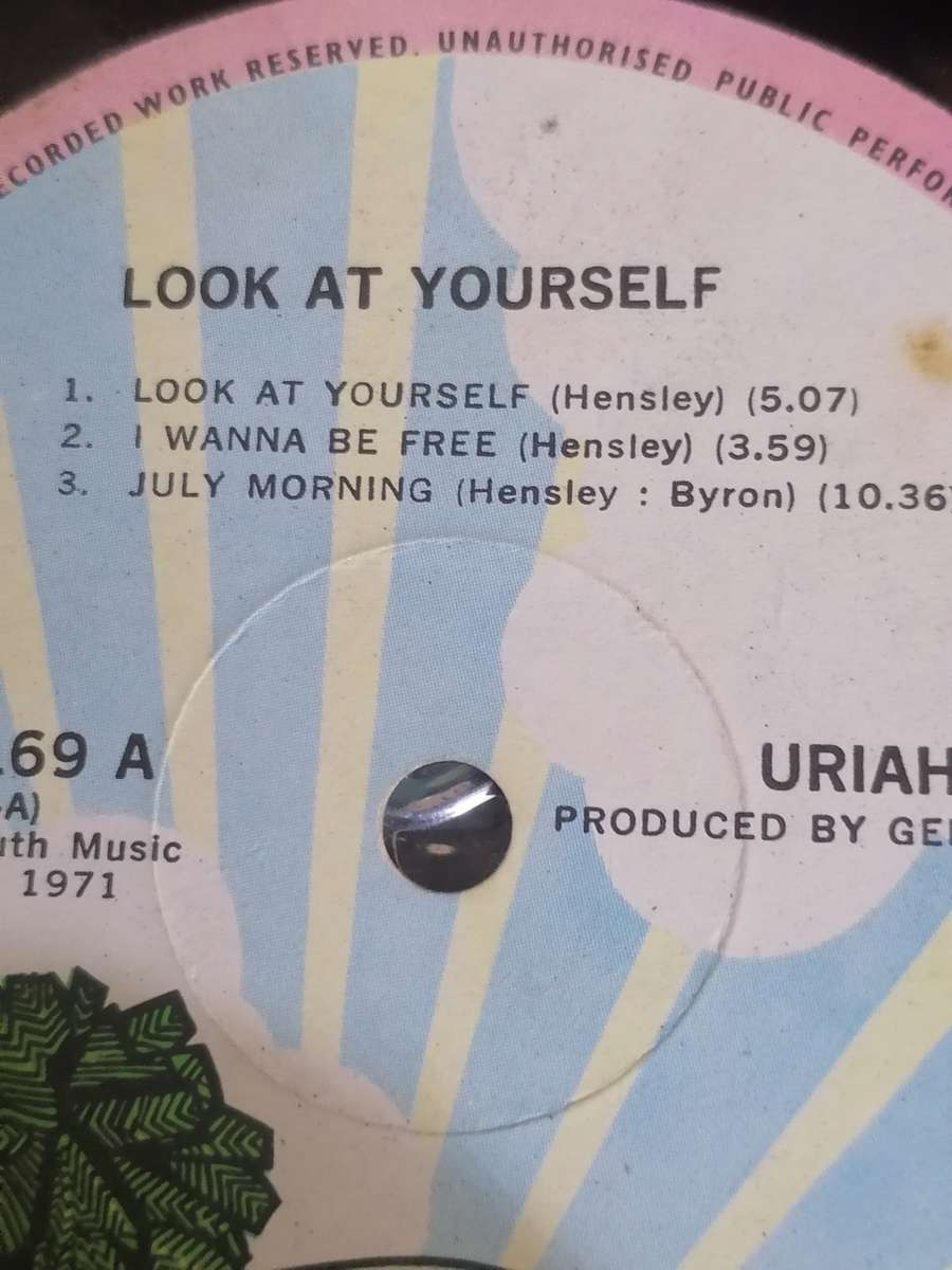 URIAH HEEP (LOOK AT YOURSELF) - VINYL IN VERY GOOD CONDITION - SEE BELOW FOR INFO.