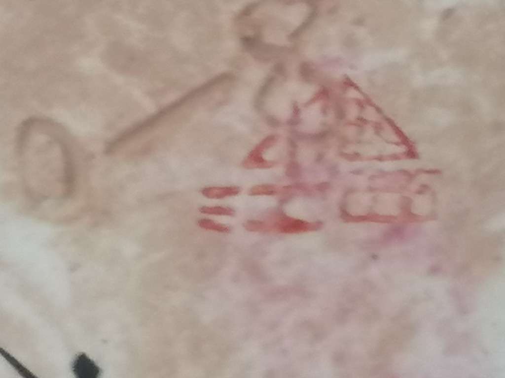 RARE VINTAGE ASIAN PORCELAIN LIQUOR BOTTLE - VERY COLLECTABLE - PLEASE READ BELOW.