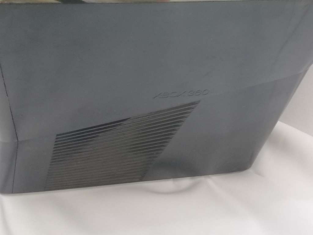 XBOX 360 - LOOKS IN VERY GOOD CONDITION, BUT SOLD AS NOT WORKING - PLEASE READ BELOW.