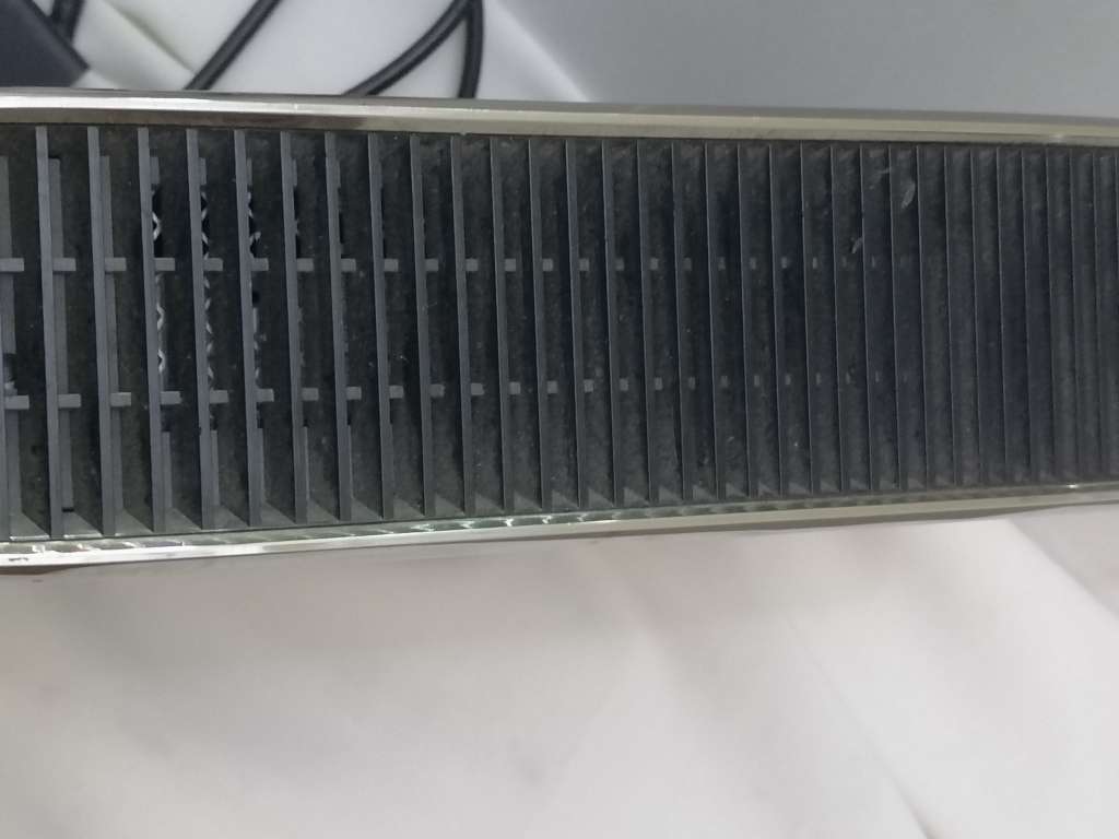 XBOX 360 - LOOKS IN VERY GOOD CONDITION, BUT SOLD AS NOT WORKING - PLEASE READ BELOW.