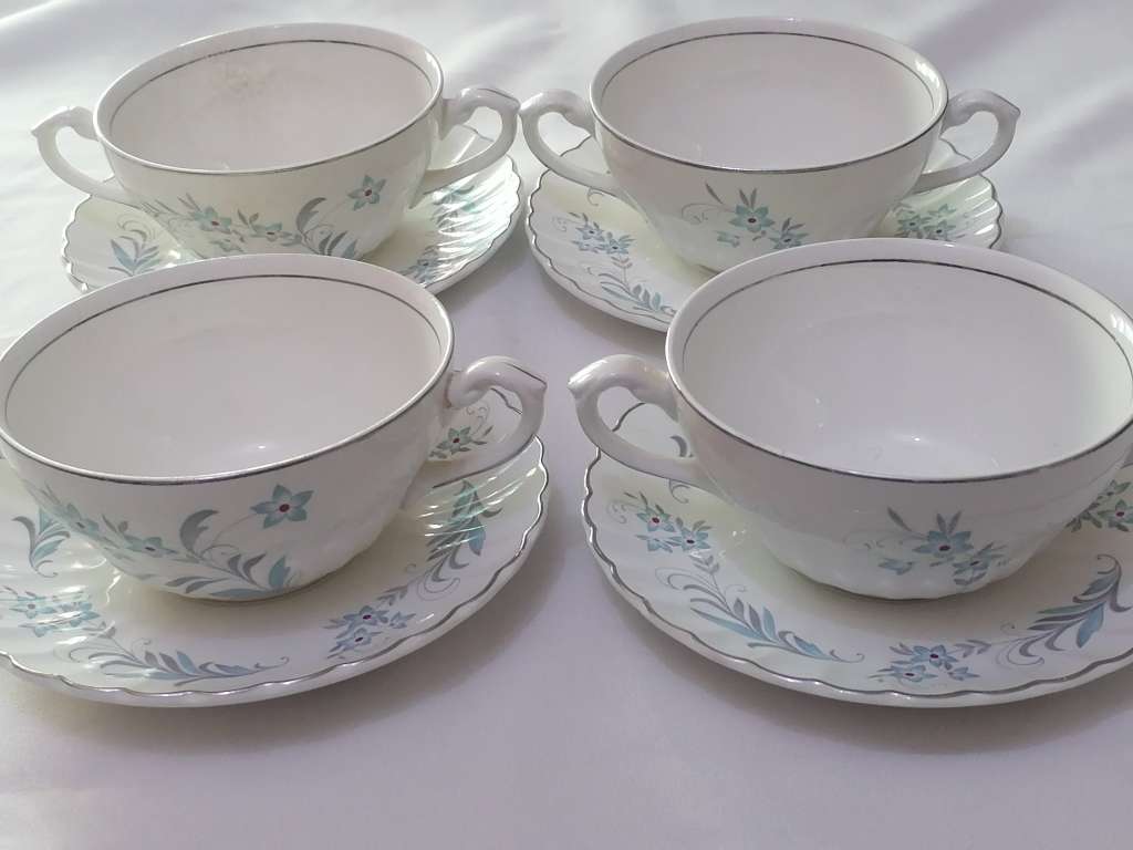 SCARCE - J & G MEAKIN  CLASSIC WHITE, 4x DOUBLE HANDLED SOUP CUPS & SAUCERS - PLEASE READ BELOW.