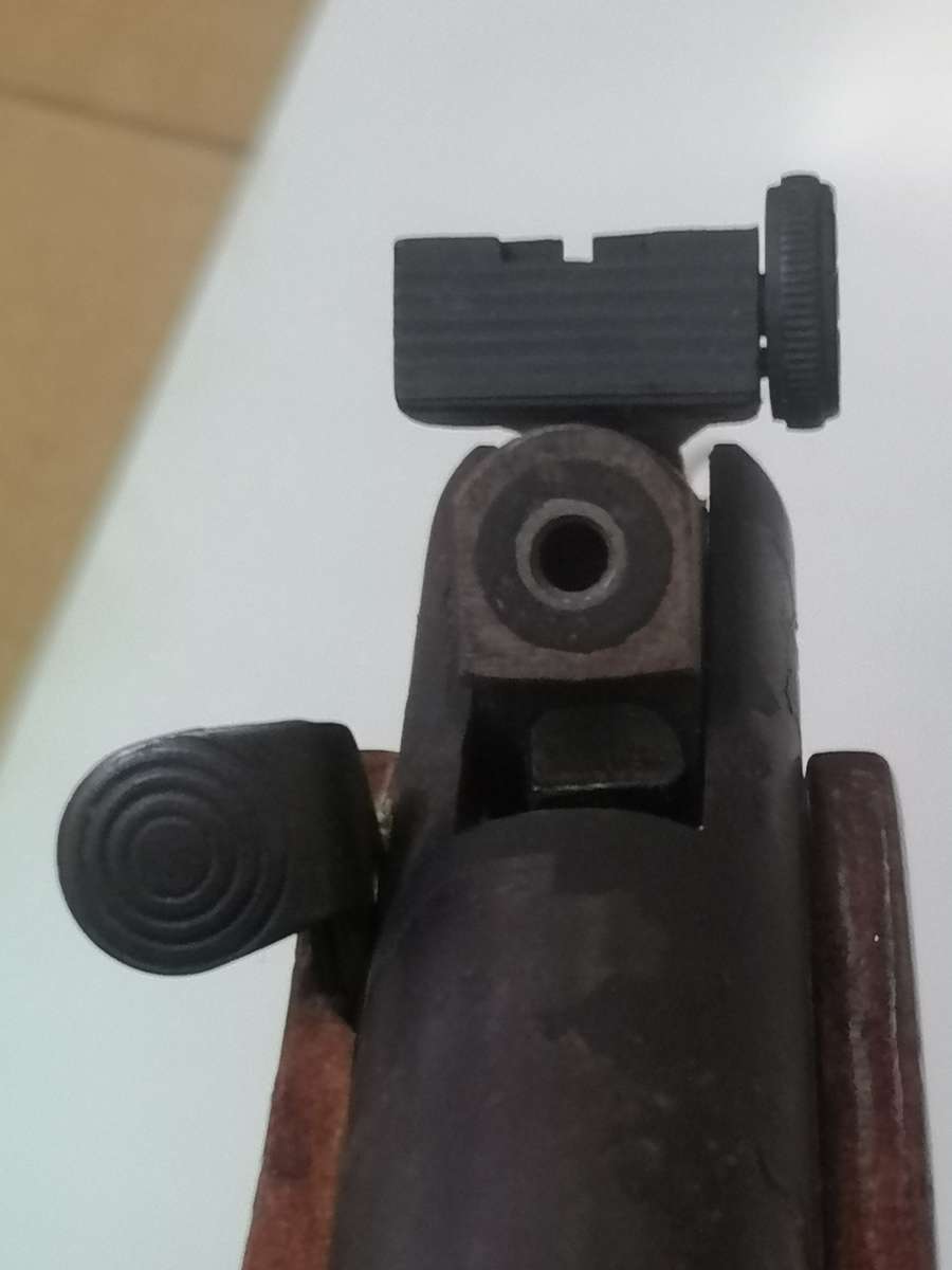 BREAK BARREL-AIR RIFLE WITH BAG MADE IN SHANGHAI CHINA - SEE BELOW FOR INFO.