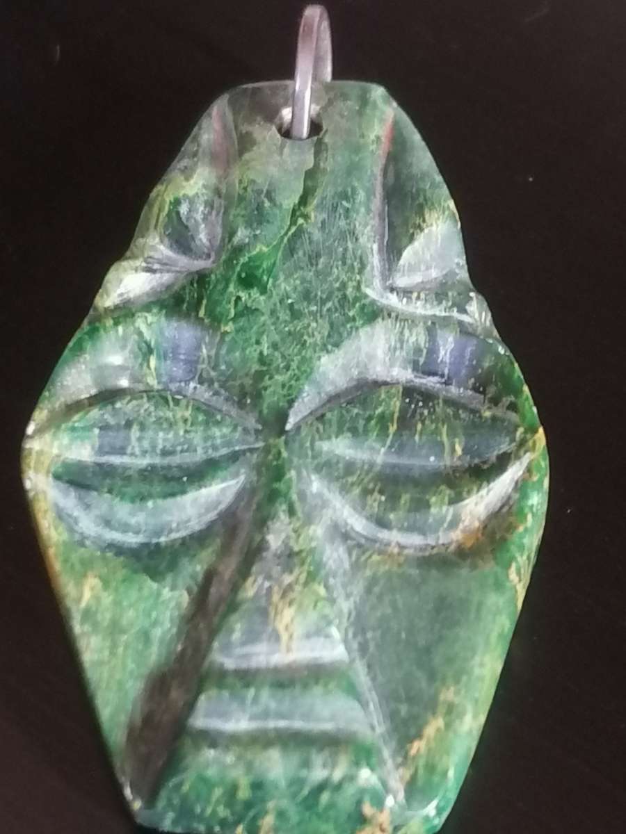VINTAGE- RARE BARBERTON VERDITE HAND CARVED MASK PENDANT (835 SILVER) - PLEASE READ BELOW FOR INFO.
