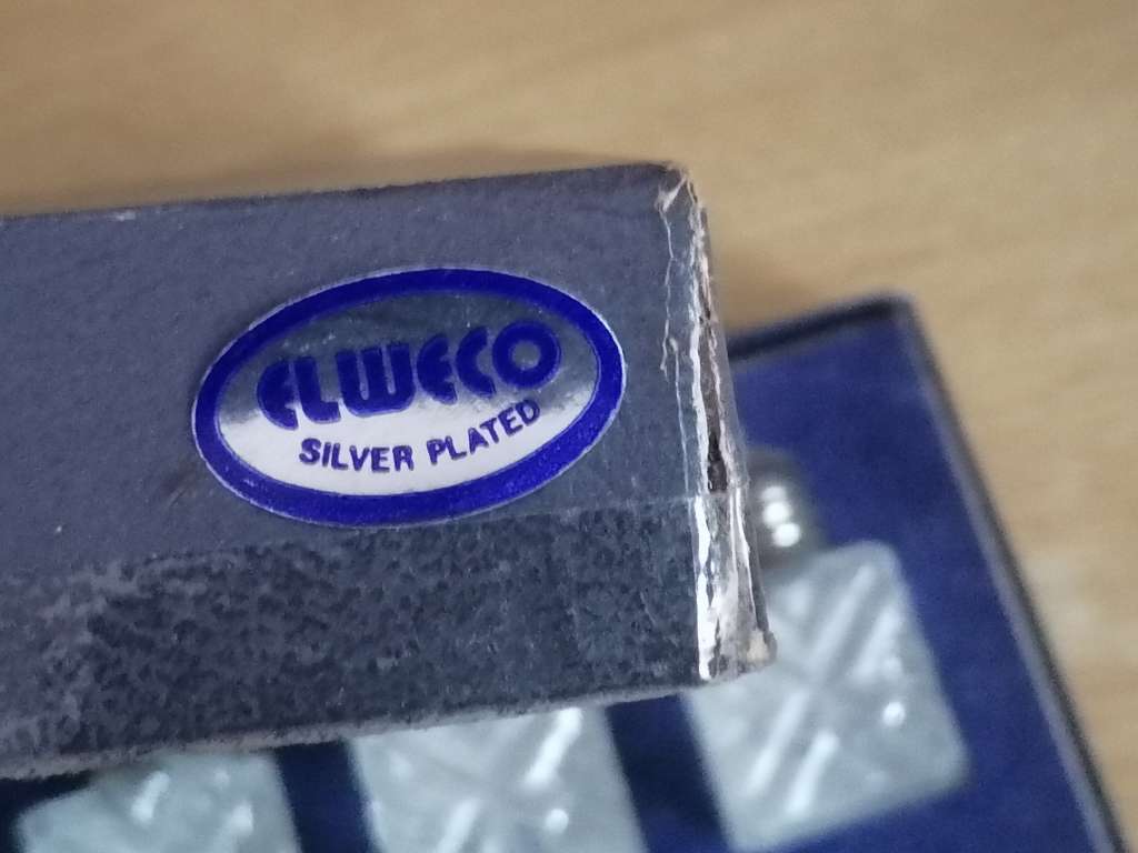 VINTAGE - LOT OF 8 SALT AND PEPPER SHAKERS - PLEASE READ BELOW.