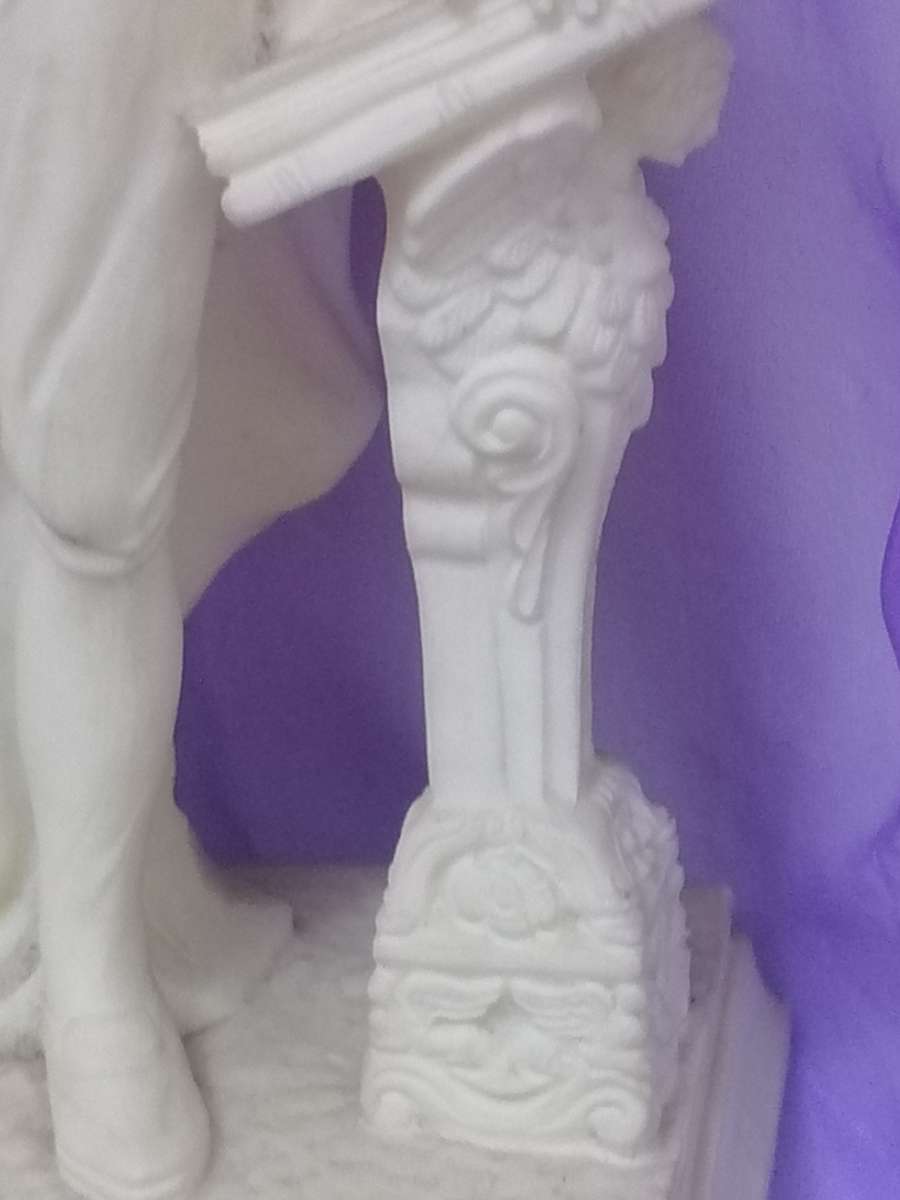 VINTAGE - MOZART (WOLFGANG AMADEUS) WHITE RESIN STATUE - VERY GOOD CONDITION - PLEASE READ BELOW.