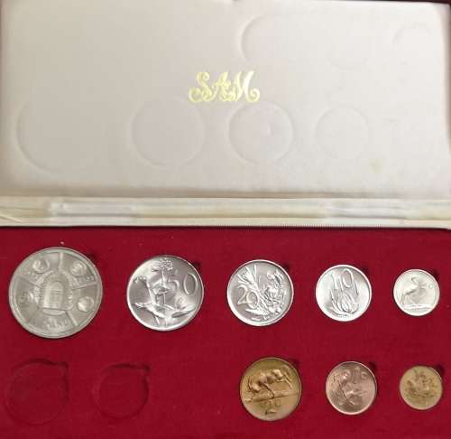 *Crazy Start!!* *Crazy Start!!* 1974 Proof set with Commemerative Silver R1 (NO GOLD)