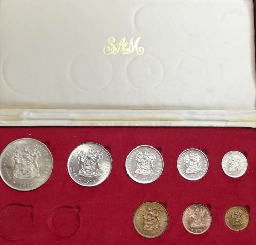 *Crazy Start!!* *Crazy Start!!* 1974 Proof set with Commemerative Silver R1 (NO GOLD)