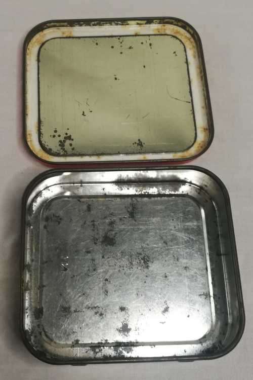 Bell`s Three Nuns Tobacco (None Nicer) Tin