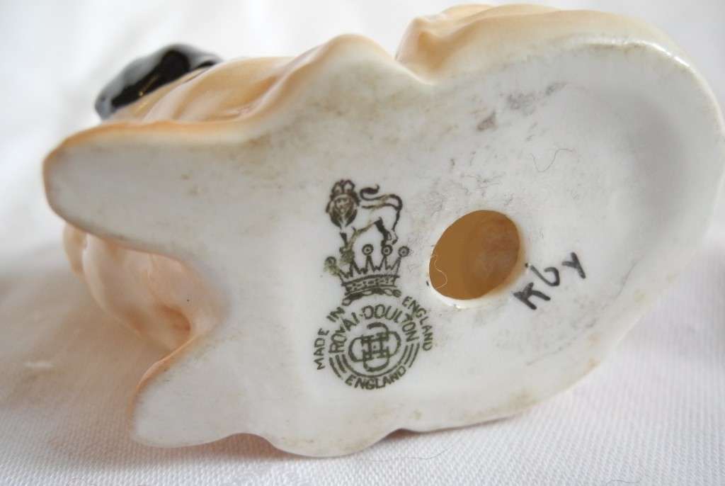Vintage Royal Doulton Ceramic - Pekinese Dog figure