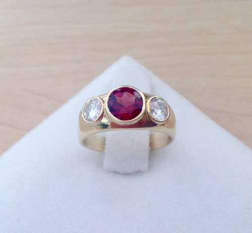 Antique inspired 18ct Gold, Genuine Diamonds 53 Points & Garnet Ring!