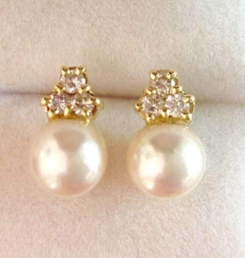 EXCELLENT VINTAGE GENUINE TRIPLE-DIAMOND & PEARL SOLID 9 CARAT GOLD EARRINGS!