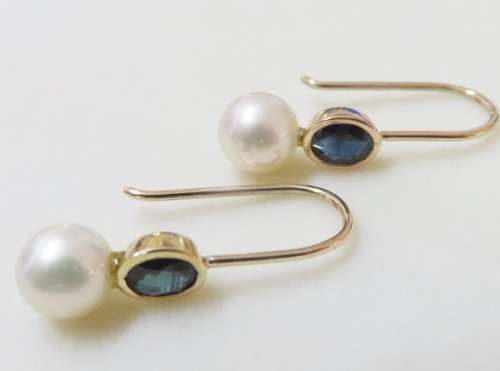 SOLID 9 CARAT GOLD GENUINE SEAWATER AKOYA OYSTER PEARL and SAPPHIRE EARRINGS 9CT