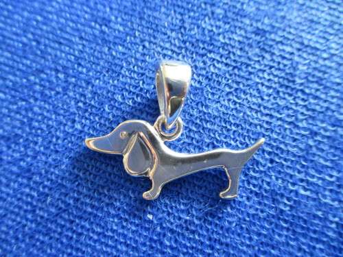 ADORABLE STERLING SILVER HANDMADE DACHSUND CHARM / PENDANT!