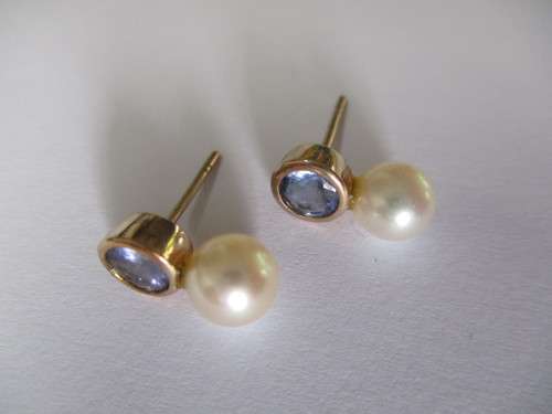 SOLID 9 CARAT GOLD GENUINE SEAWATER AKOYA OYSTER PEARL and TANZANITE STUD EARRINGS 9CT!