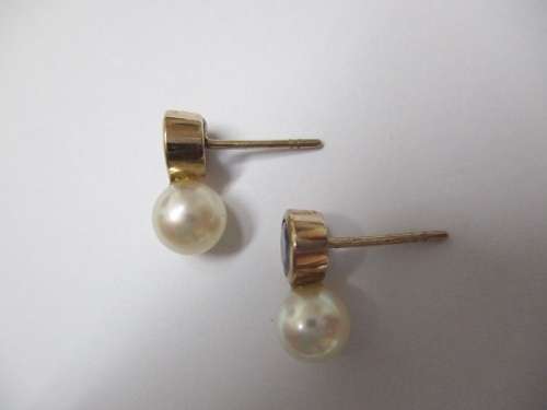 SOLID 9 CARAT GOLD GENUINE SEAWATER AKOYA OYSTER PEARL and TANZANITE STUD EARRINGS 9CT!