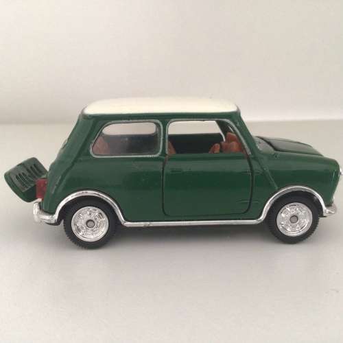 Fully Opening Made in Japan 1980s Tomy Tomica Dandy Morris Mini Cooper S Mark 1 scale 1/43 model car