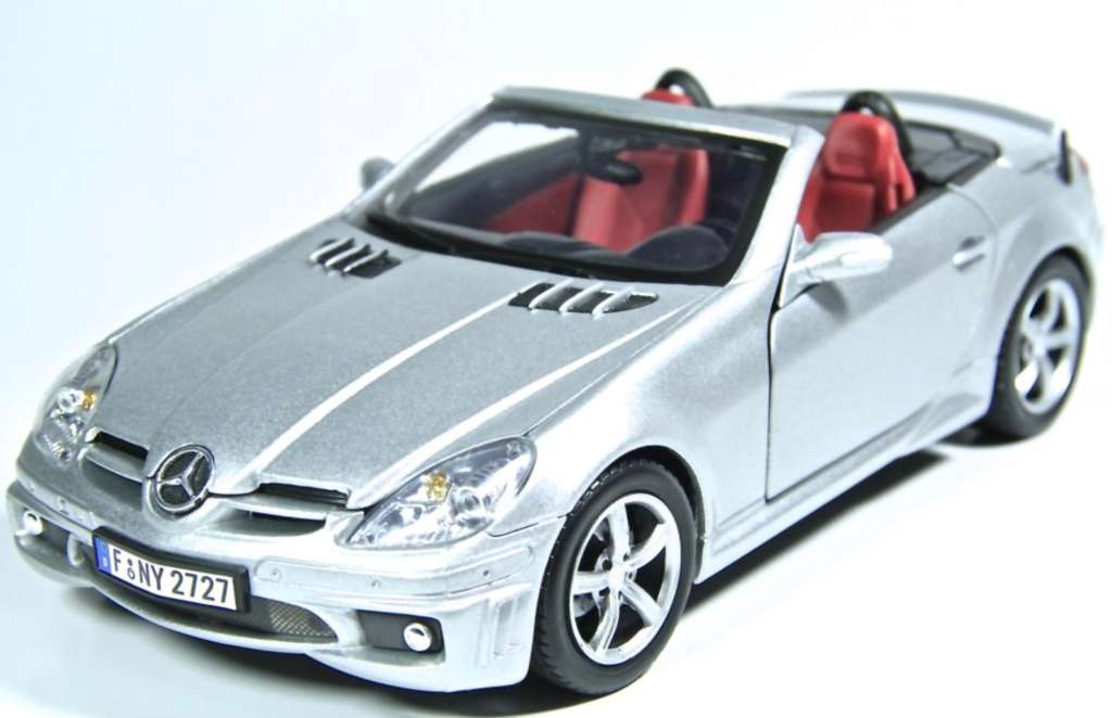 NEW Mercedes Benz SLK55AMG 1/18 Scale Motormax Diecast Model Car