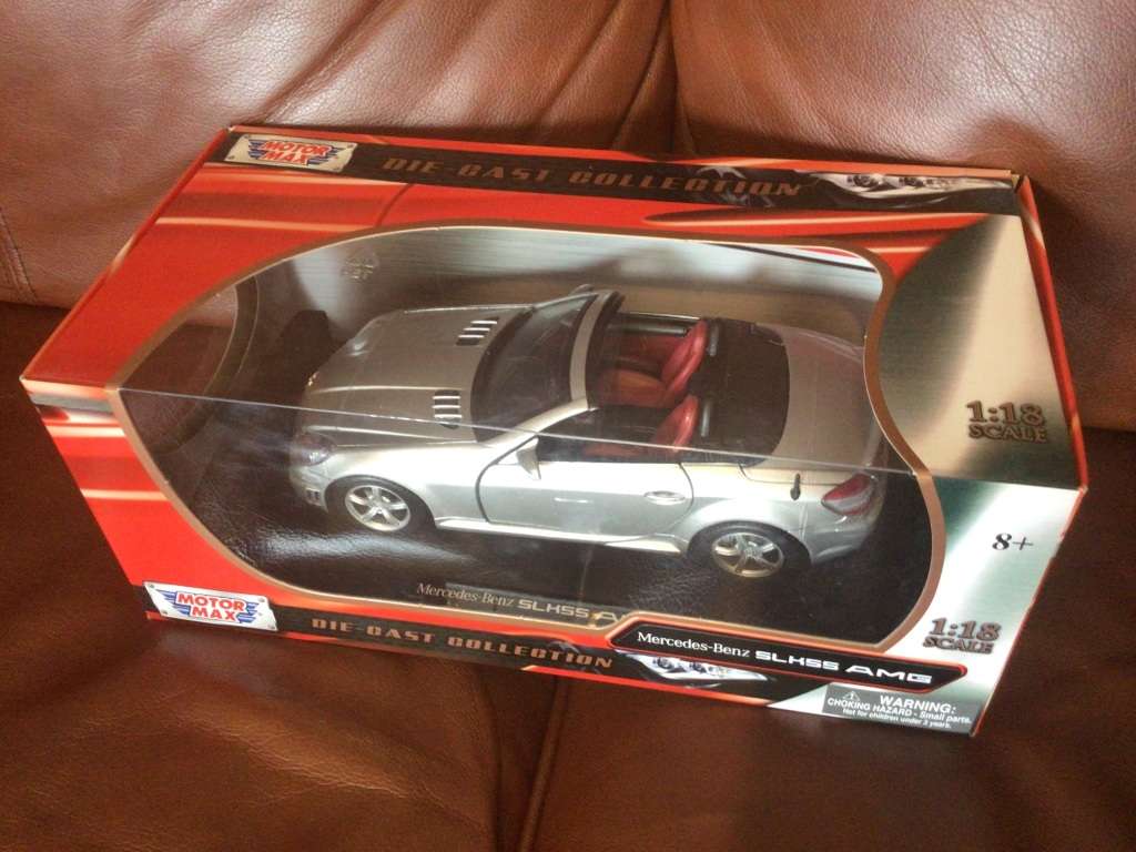 NEW Mercedes Benz SLK55AMG 1/18 Scale Motormax Diecast Model Car