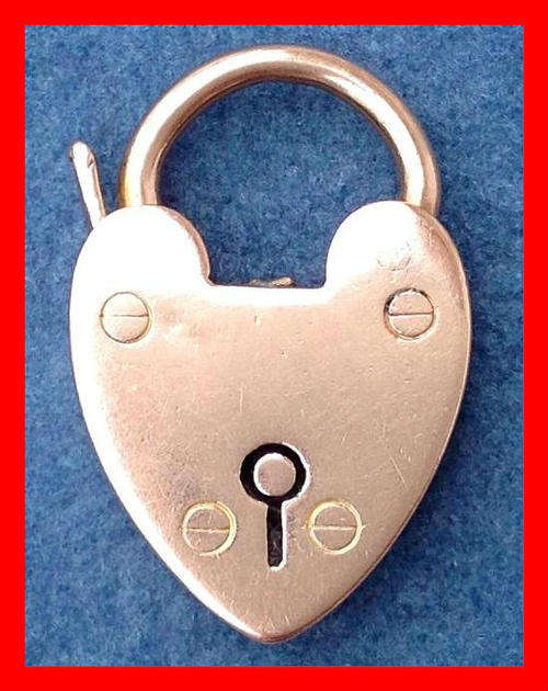 ***** SOLID GOLD 4.0 GRAMS HEART PADLOCK CLASP / PENDANT / CHARM! *****