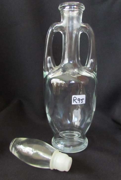 Decanter with double handles