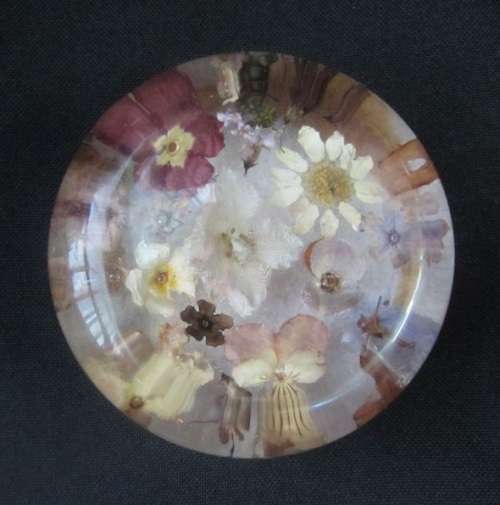 Beautiful flower paper weight