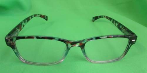 Reading glasses +01 strength
