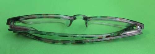 Reading glasses +01 strength