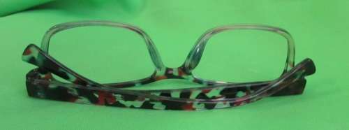 Reading glasses +01 strength