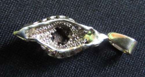 Beautiful 9ct Gold Pendant 2.92g