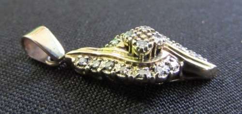 Beautiful 9ct Gold Pendant 2.92g